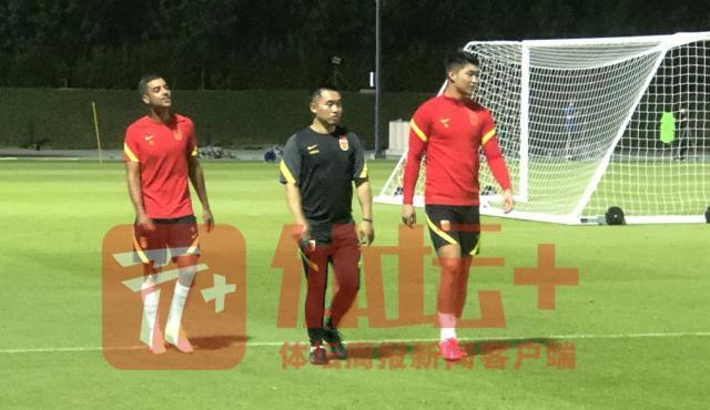 乐鱼体育线上网站-​国足第四练释放“烟幕弹” 阿兰肌肉发紧单独调整